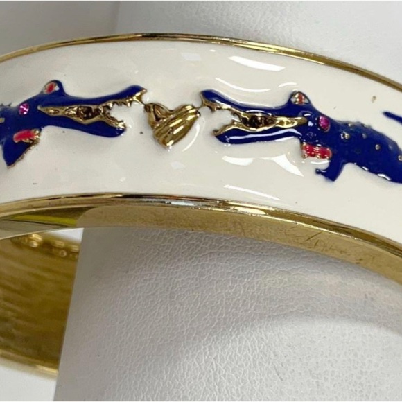 Vintage Betsey Johnson Ivy League Collection Gold Textured Bracelet - Picture 4 of 5